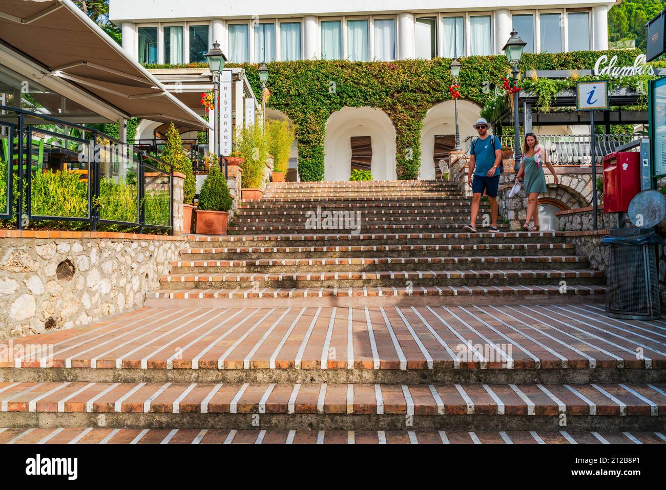 ANACAPRI, CAPRI, ITALIEN - 19. SEPTEMBER 2023: Anacapri ist eine der beiden Gemeinden der Insel Capri, die für ihre zerklüftete Landschaft bekannt ist. Stockfoto