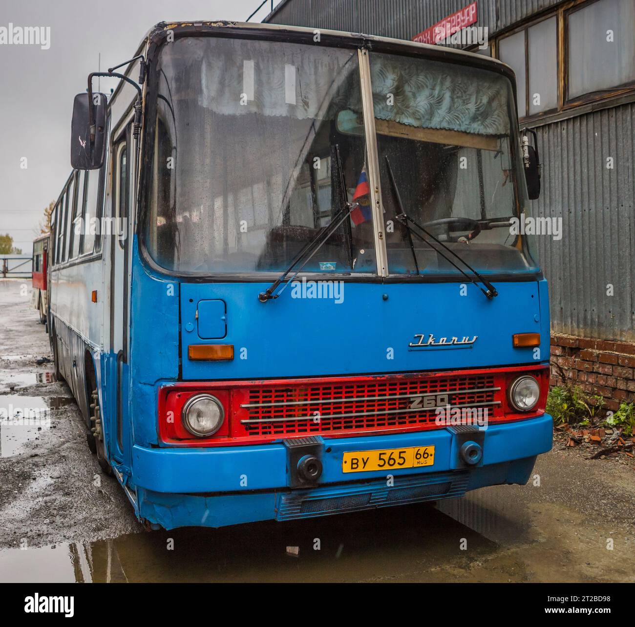 22.09.2019. Russland, Revda. Ikarus 263 nur wenige Tage nach dem endgültigen Entzug. Stockfoto