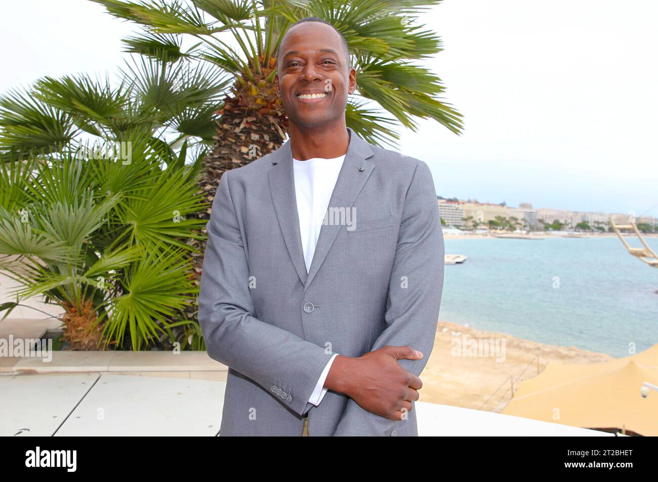 Cannes, Frankreich - 18. Oktober 2023: MIPCOM CANNES DIVERSIFY TV AWARDS GEWINNER BEKANNT GEGEBEN mit Patrice Jecrois. Mandoga Media Germany, MIPTV, RX MIPCOM/MIPJUNIOR Cannes - The World Greatest Gathering of TV & Entertainment Executives *** Cannes, Frankreich 18. Oktober 2023 MIPCOM CANNES DIVERSIFY TV AWARDS GEWINNER BEKANNT GEGEBEN mit Patrice Jecrois Mandoga Media Germany, MIPTV, RX MIPCOM MIPJUNIOR Cannes The World Greatest Gathering of TV Entertainment Executives Credit: Imago/Alamy Live News Stockfoto
