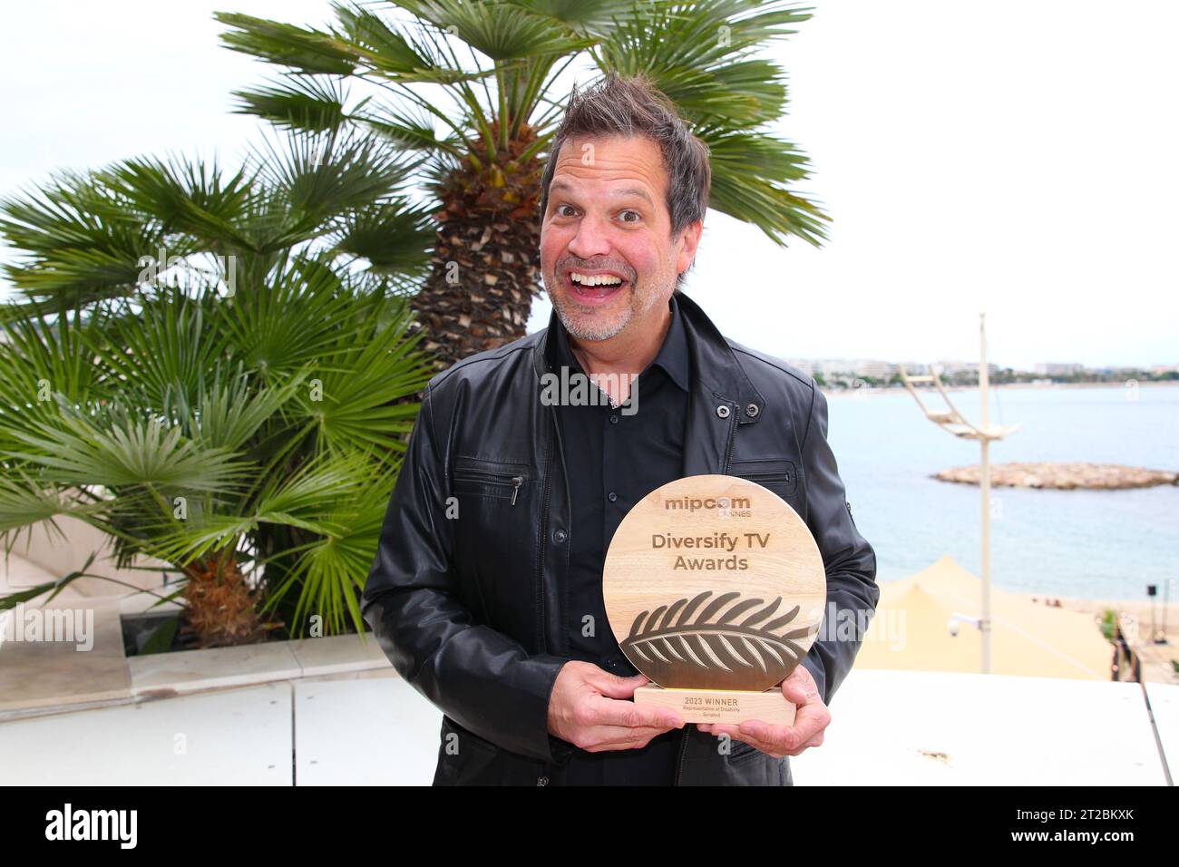 Cannes, Frankreich. Oktober 2023. Cannes, Frankreich - 18. Oktober 2023: DIE GEWINNER DER MIPCOM CANNES DIVERSIFY TV AWARDS BEKANNT GEGEBEN, Sylvain Parent-Bedard, Präsident COMEDIHA Quebec, Mandoga Media Germany, MIPTV, RX/dpa/Alamy Live News Stockfoto