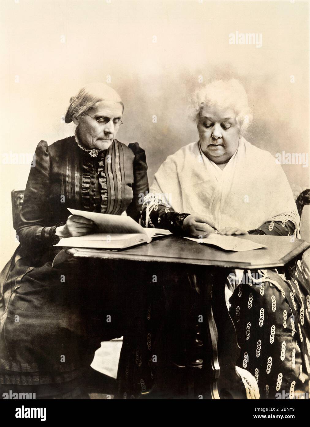Susan B. Anthony und Elizabeth Cady Stanton, amerikanische Sozialreformer und Frauenrechtler, Sitzporträt, C.A. Edmonston, 1891 Stockfoto