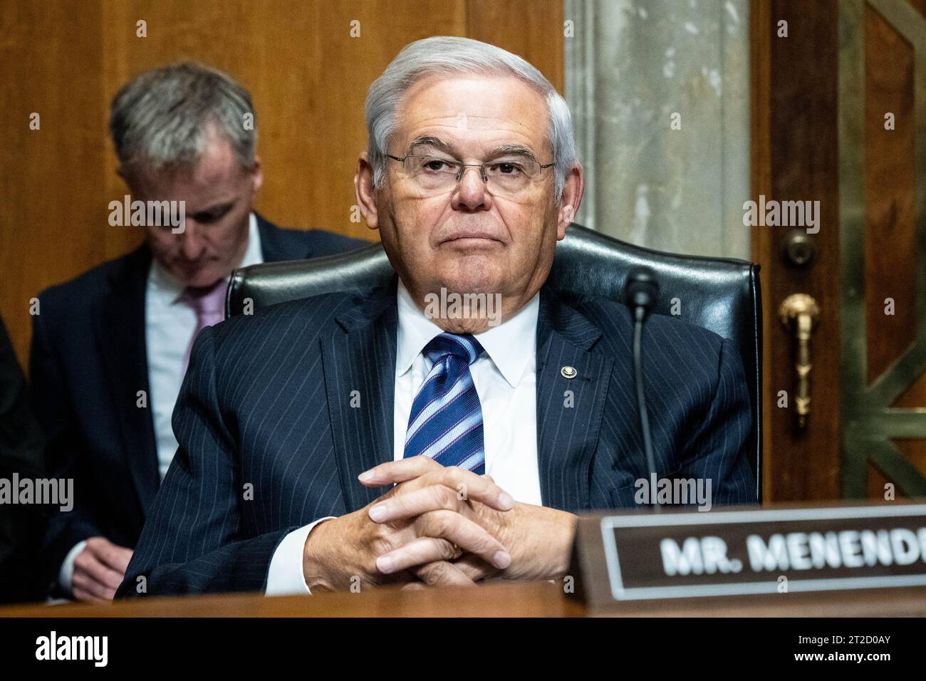 Washington, Usa. Oktober 2023. US-Senator Bob Menendez (D-NJ) bei einer Anhörung des Senat Foreign Relations Committee im US Capitol. Quelle: SOPA Images Limited/Alamy Live News Stockfoto