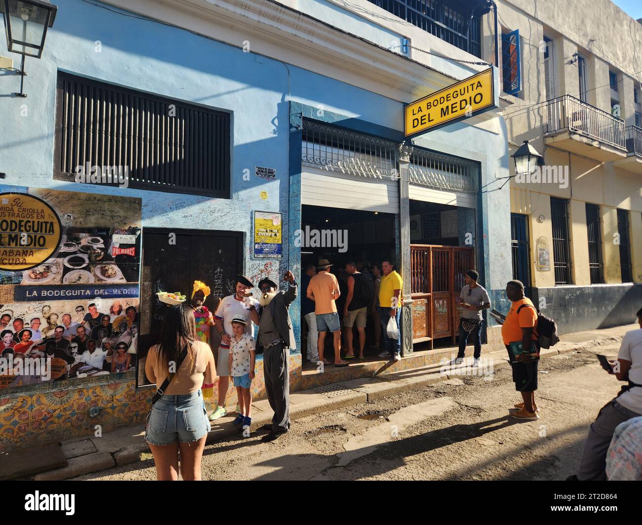 PRODUKTION 07. Oktober 2023, Kuba, Havanna Vor der Bar La Bodeguita