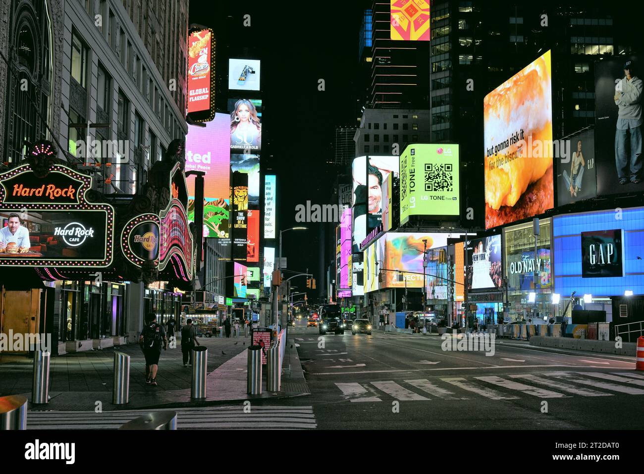 Panorama der 7th Avenue bei Nacht in Manhattan, New York, USA Stockfoto