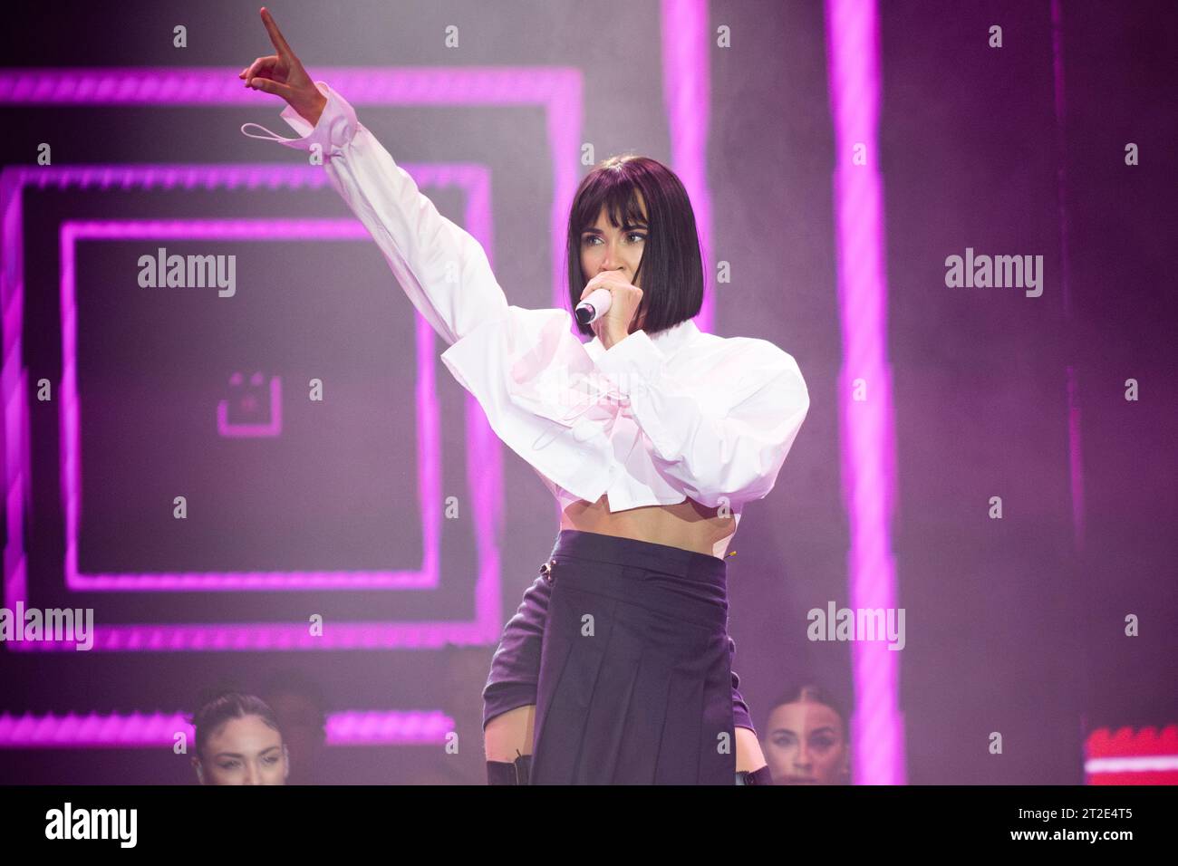 BARCELONA, ESPAÑA – 12. OKTOBER. Aitana en el primero de dos conciertos en al Palau Sant Jordi como parte de Alpha Tour 2023 Stockfoto