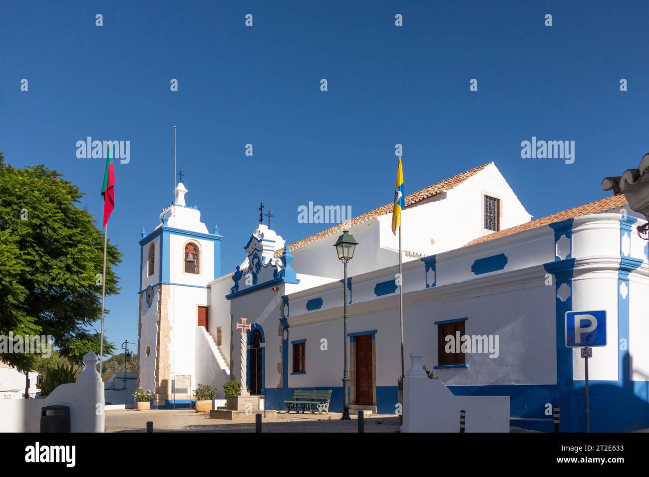 Igreja do Divino Salvador, Kirche aus dem 16. Jahrhundert in Alvor, Algarve, Portugal, Europa Stockfoto