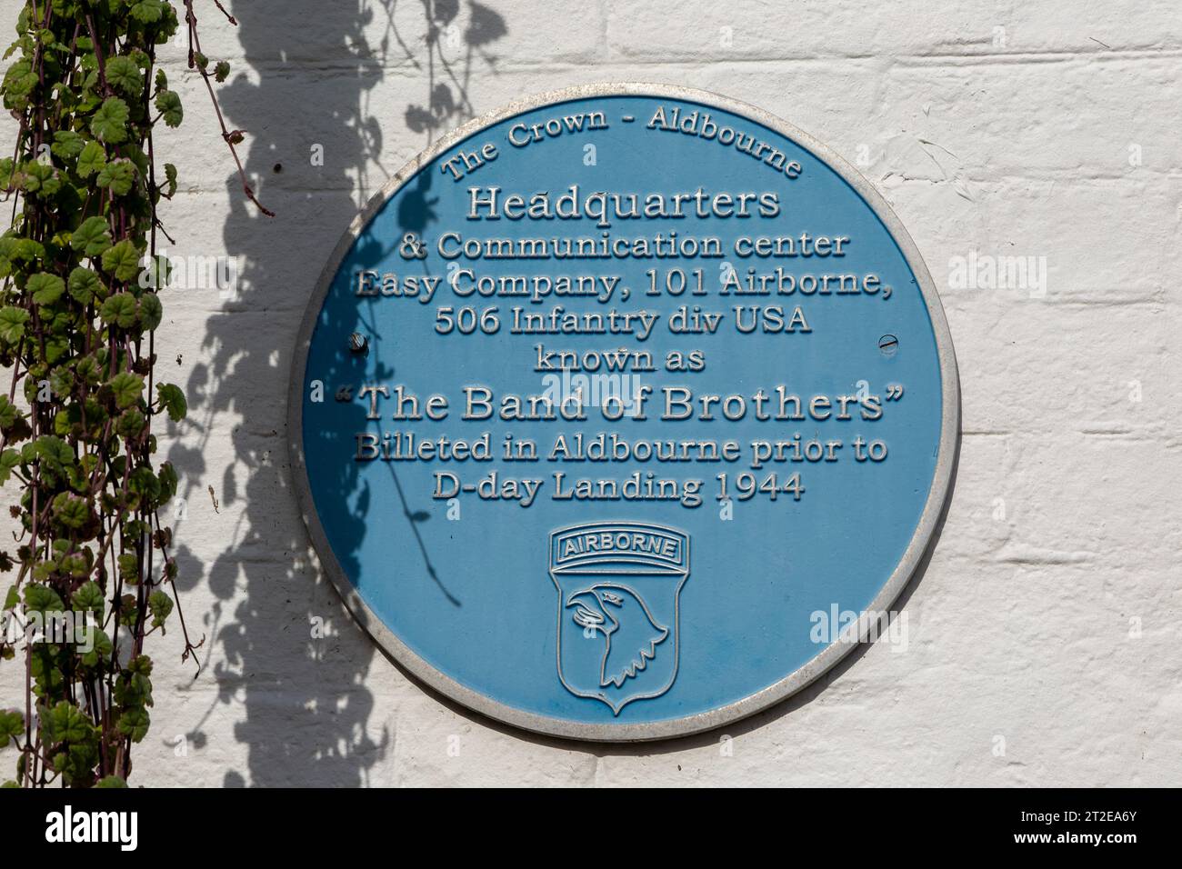 Blue Plaque Easy Company, Band of Brothers, 101 Airborne, US Army, Aldbourne, Wiltshire, England, Großbritannien Stockfoto