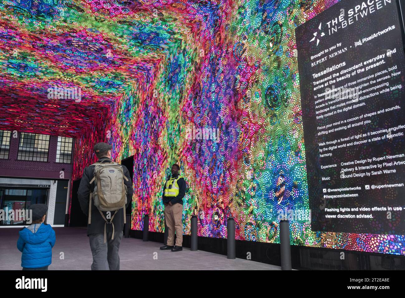 Rupert Newman's The Spaces in-Between, Charing Cross Road, London, WC2, England, GROSSBRITANNIEN Stockfoto