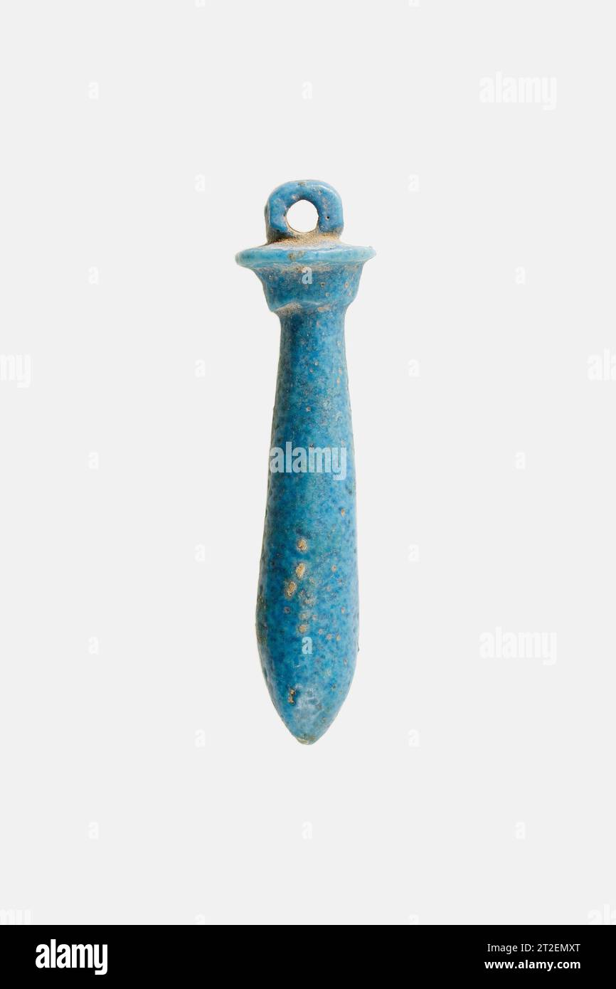 Papyrus-Zepter (Wadj) Amulett Spätperiode ca. 712–332 v. Chr. weitere Informationen. Papyrus-Zepter (Wadj) Amulett. CA. 712–332 V. CHR. Blue Faience. Verspätete Periode. Von Ägypten, Oberägypten, Theben, Scheich Abd el-Qurna, Grab von Dagi (MMA 807), MMA Ausgrabungen. Dynastie 25–30 Stockfoto