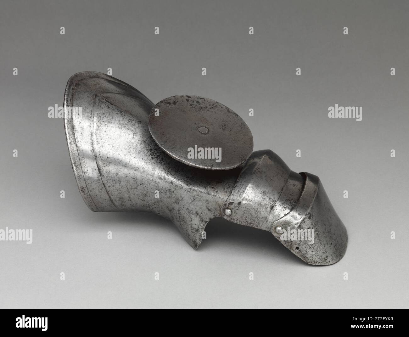 Fustling Handschuh fr die linke Hand mit Rondell (Manifer). Kultur:  Italienisch. Abmessungen: H.13 cm. (34,3 cm). Datum: Ca. 1480-1500. Museum:  Metropolitan Museum of Art, New York, USA Stockfotografie - Alamy