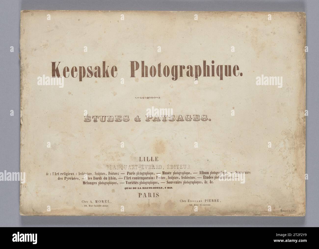 Erinnerungsfotographik: Etudes & Paysages verschiedene Künstler/Macher 1854 mehr anzeigen. Erinnerungsfotographik: Etudes & Paysages. Alphonse de Brébisson (Französisch, 1798–1872). 1854. Gesalzene Papierabdrücke. Louis-Désiré Blanquart-Evrard (Französisch, 1802–1872). Bücher Stockfoto