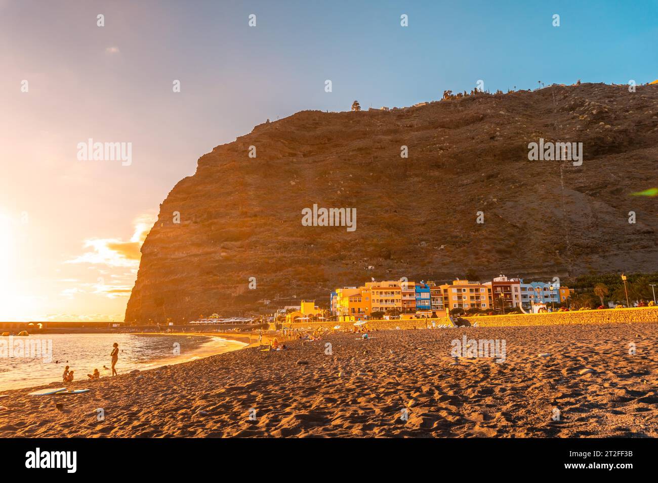 Der Strand bei Sonnenuntergang von Puerto de Tazacorte auf der Insel La Palma, Kanarische Inseln. Spanien Stockfoto