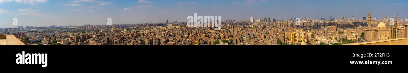 Panoramablick auf die Skyline der Stadt Kairo von der Alabaster-Moschee, der Hauptstadt Ägyptens. Afrika Stockfoto