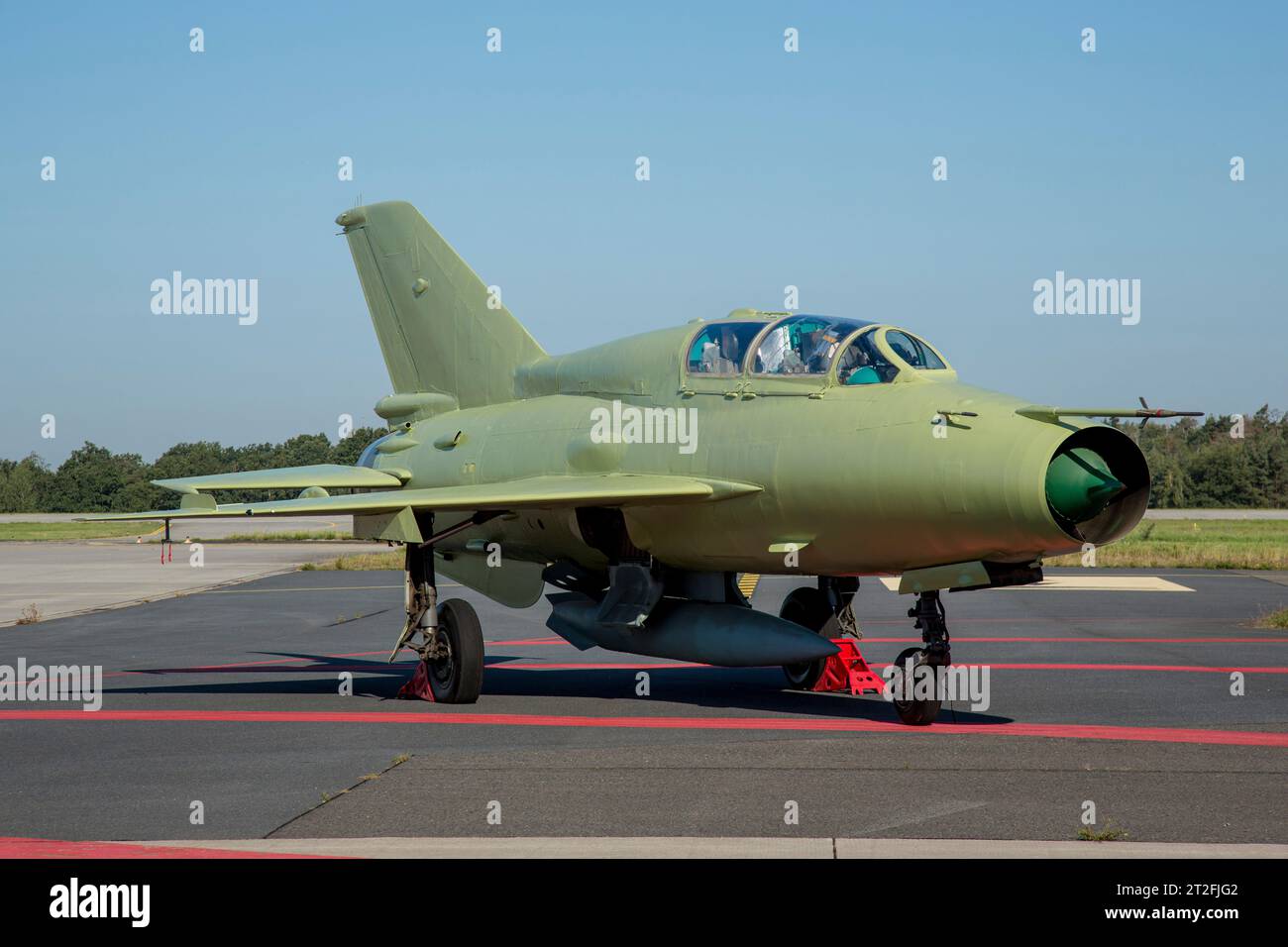 Erhaltener MiG-21US-Trainer der ehemaligen DDR. Stockfoto