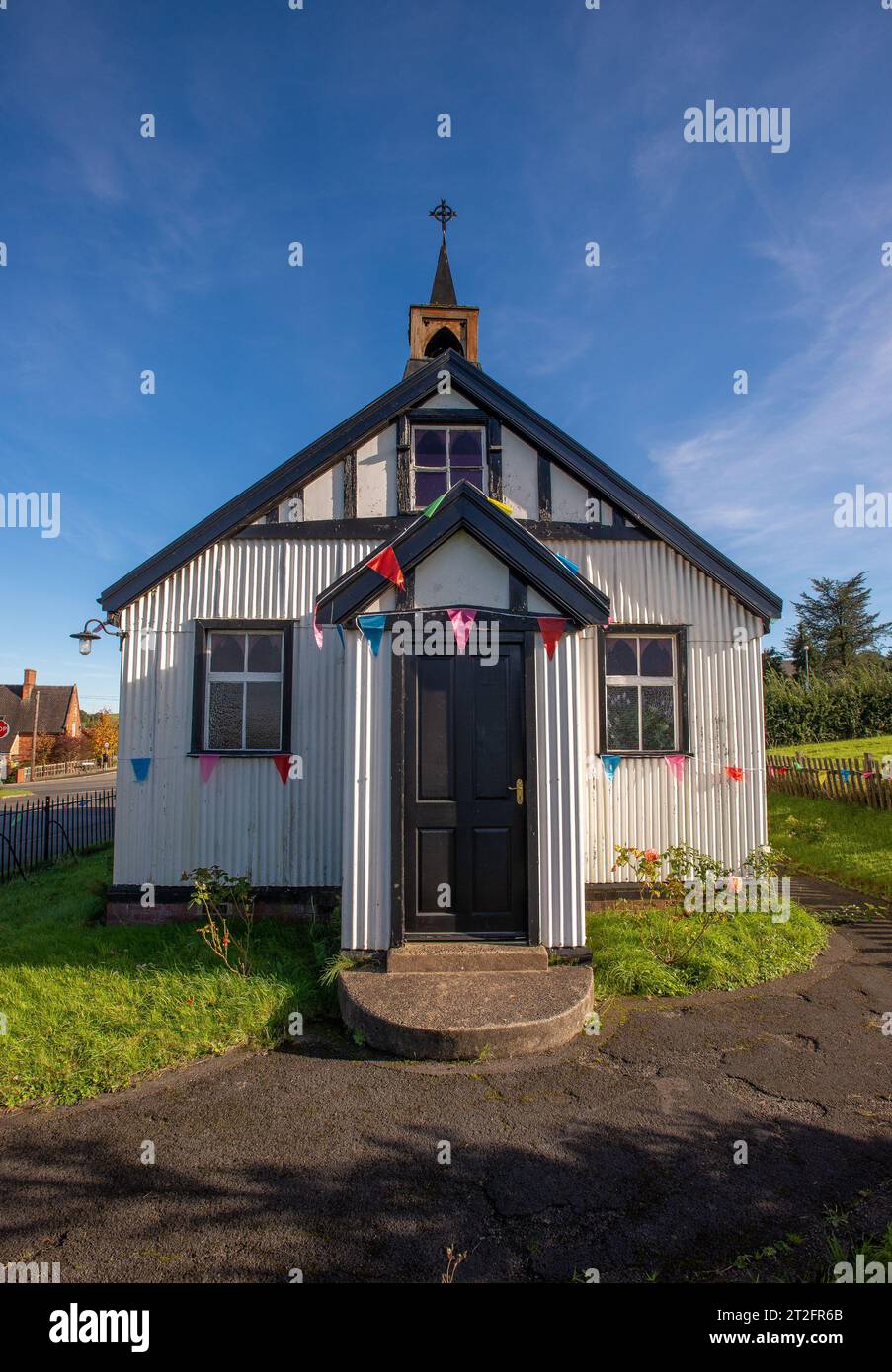 St. Augustine's Church, Stubby Lane, Draycott-in-the-Clay, Staffordshire, Großbritannien. Sie wurde im späten C aus Wellblech auf einem Gussmetallrahmen gebaut Stockfoto