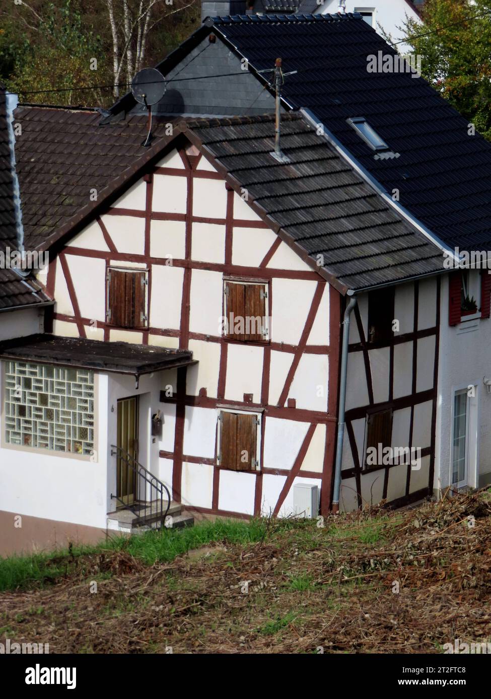 Blick auf ein kleineres Fachgewerkgebaeude, in demsich auch gut wohnen laesst Fachwerkhaeuschen wohnen *** Blick auf ein kleineres Fachwerkgebäude, in dem auch gut live Fachwerkhaeuschen Live Credit: Imago/Alamy Live News Stockfoto