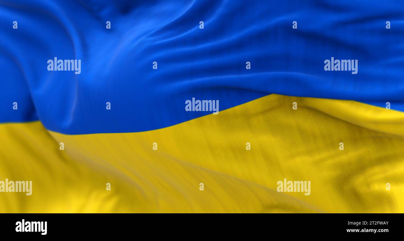Nahaufnahme der ukrainischen Nationalflagge, die winkt. Zwei horizontale Streifen von Blau oben und Gelb unten. 3D-Darstellung. Gewelltes Material. Wählen Sie Aus Stockfoto