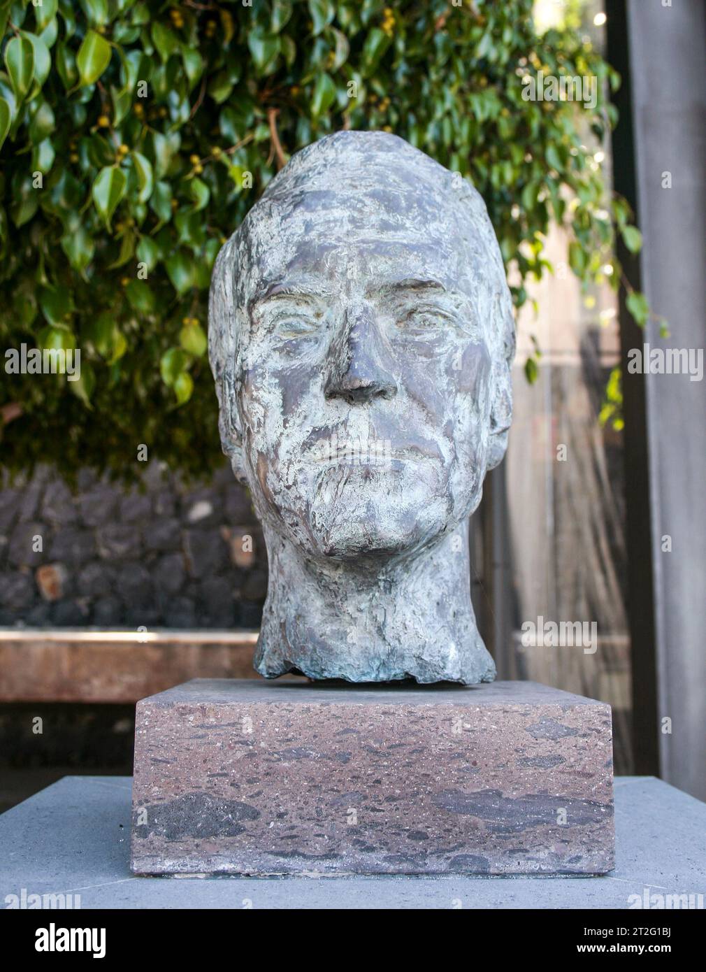 Güímar, Teneriffa, Comunidad Autonoma des Canarias, Spanien. Pyramidenmuseum Güímar, Kopfskulptur des norwegischen Anthropologen, Entdeckers, Navigators und Schriftstellers Thor Heyerdahl. Stockfoto Güímar, Teneriffa, Comunidad Autonoma des Canarias, Spanien. Pyramidenmuseum Güímar, Kopfskulptur des norwegischen Anthropologen, Entdeckers, Navigators und Schriftstellers Thor Heyerdahl. Stockfoto
