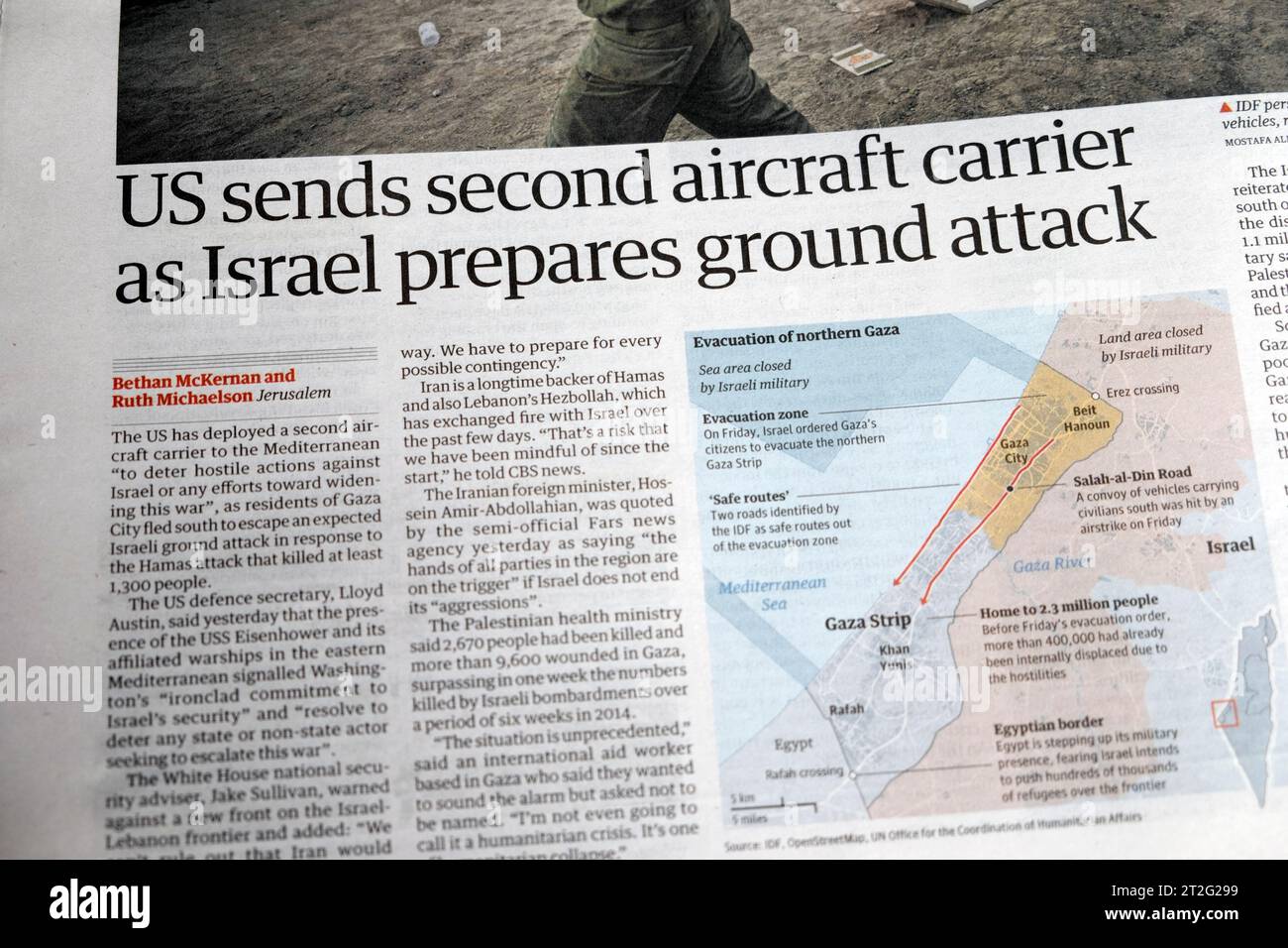 "DIE USA schickt zweiten Flugzeugträger, während Israel Bodenangriff vorbereitet", titelt die Zeitung "Israeli Gaza war Crisis artikel 16 Oktober 2023 UK" Stockfoto