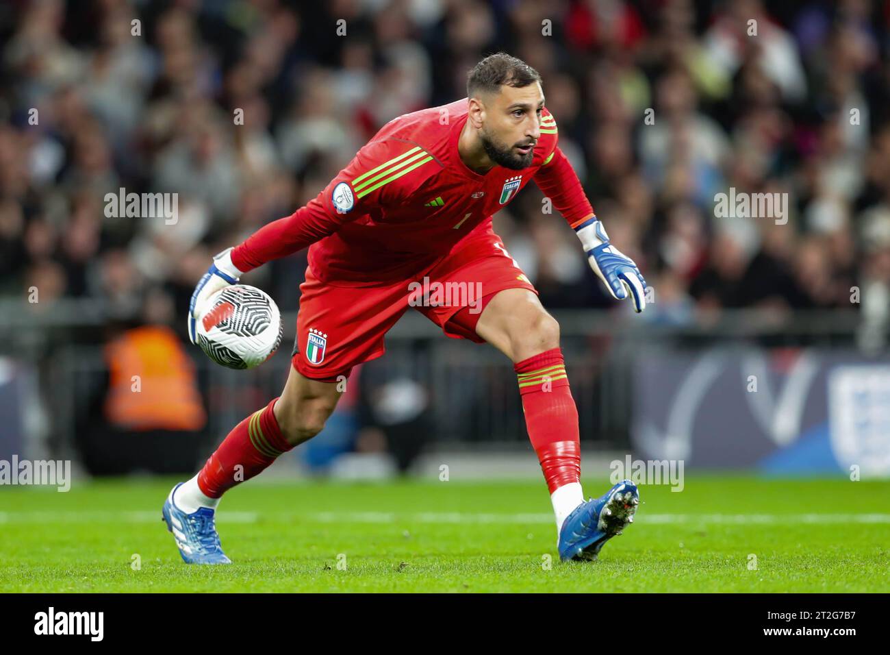 London, Großbritannien. Oktober 2023. Gianluigi Donnarumma aus Italien wurde während des Qualifikationsspiels der EM 2024 zwischen England und Italien im Wembley-Stadion gesehen. Endergebnis; England 3:1 Italien. (Foto: Grzegorz Wajda/SOPA Images/SIPA USA) Credit: SIPA USA/Alamy Live News Stockfoto