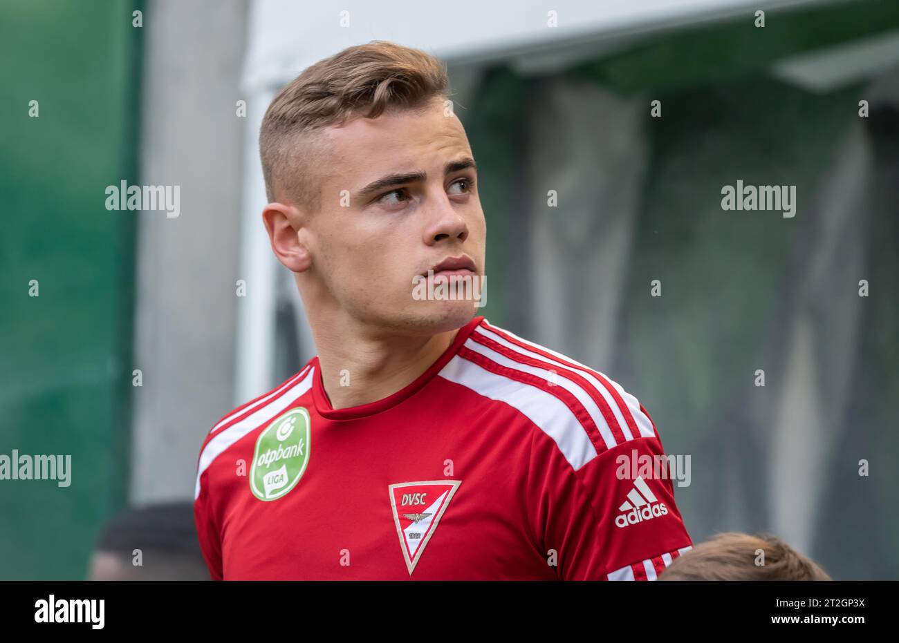 Budapest, Ungarn – 20. Mai 2023. Debrecen Mittelfeldspieler Erik Kusnyir vor der ungarischen OTP Bank League Gameweek 32 Spiel Ferencvaros gegen Debrecen (1:3). Stockfoto