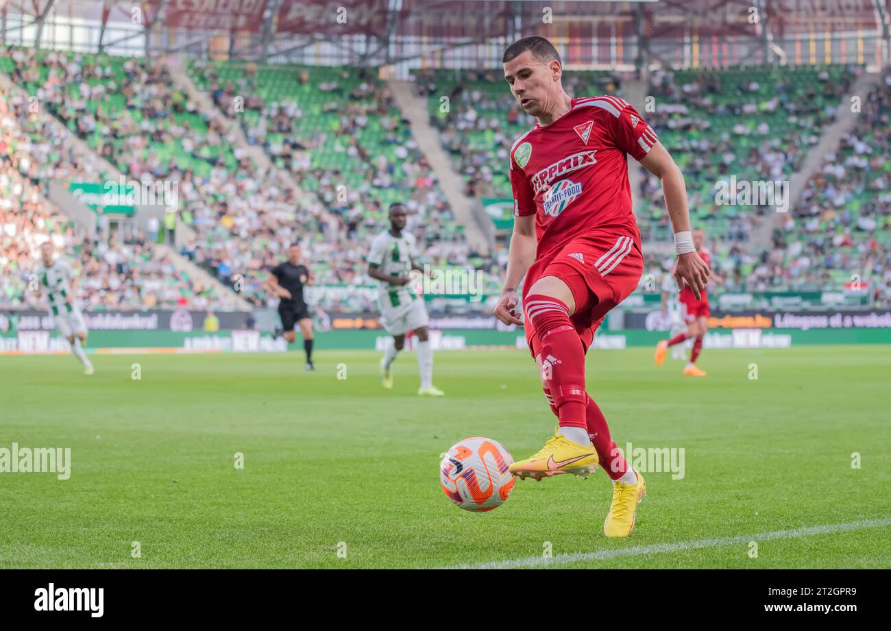 Budapest, Ungarn – 20. Mai 2023. Debrecen Mittelfeldspieler Janos Ferenczi während des ungarischen Spiels der OTP Bank League 32 Ferencvaros gegen Debrecen (1:3). Stockfoto