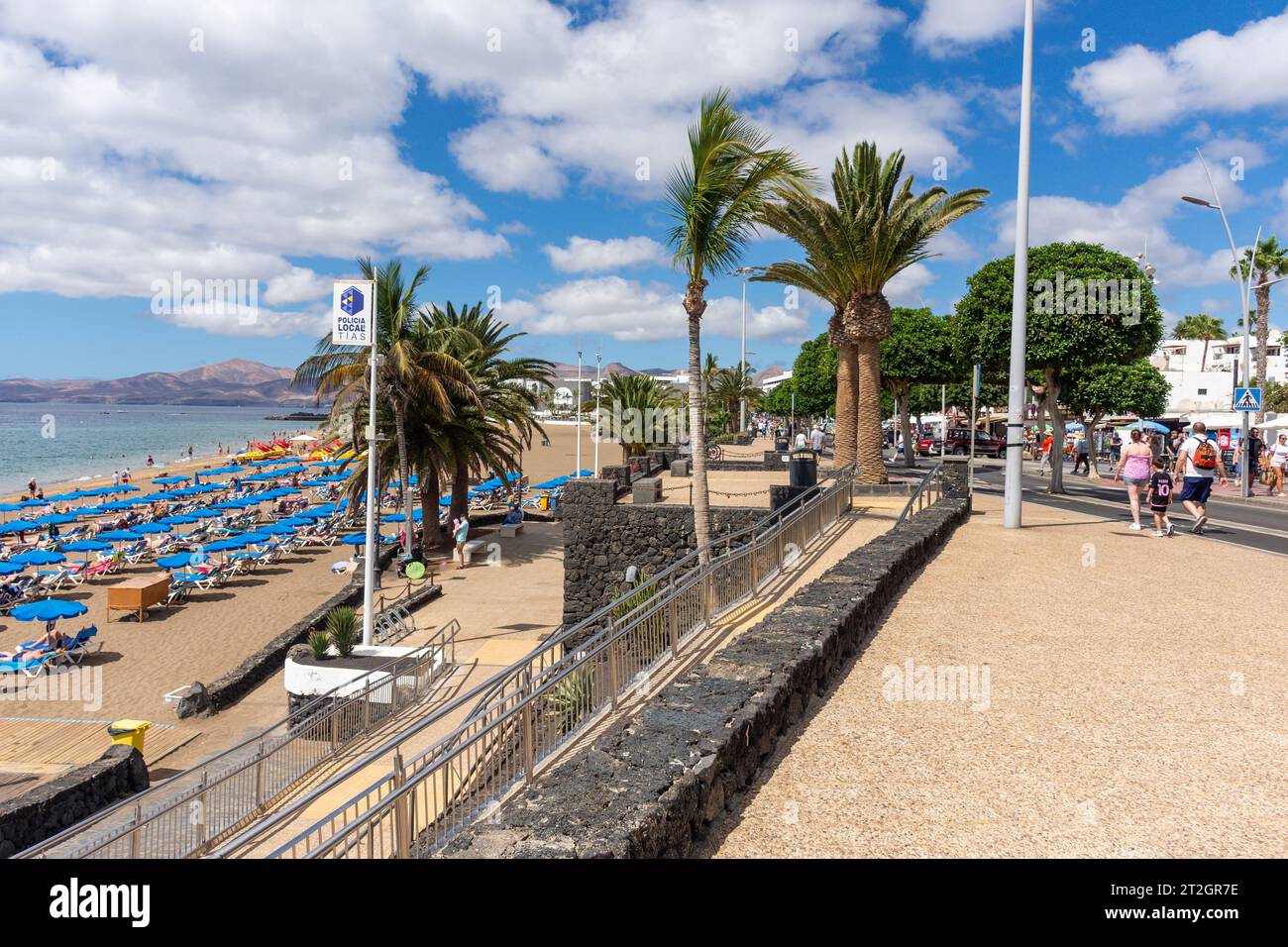 Strandpromenade, Playa Blanca, Puerto del Carmen, Lanzarote, Kanarische Inseln, Königreich Spanien Stockfoto