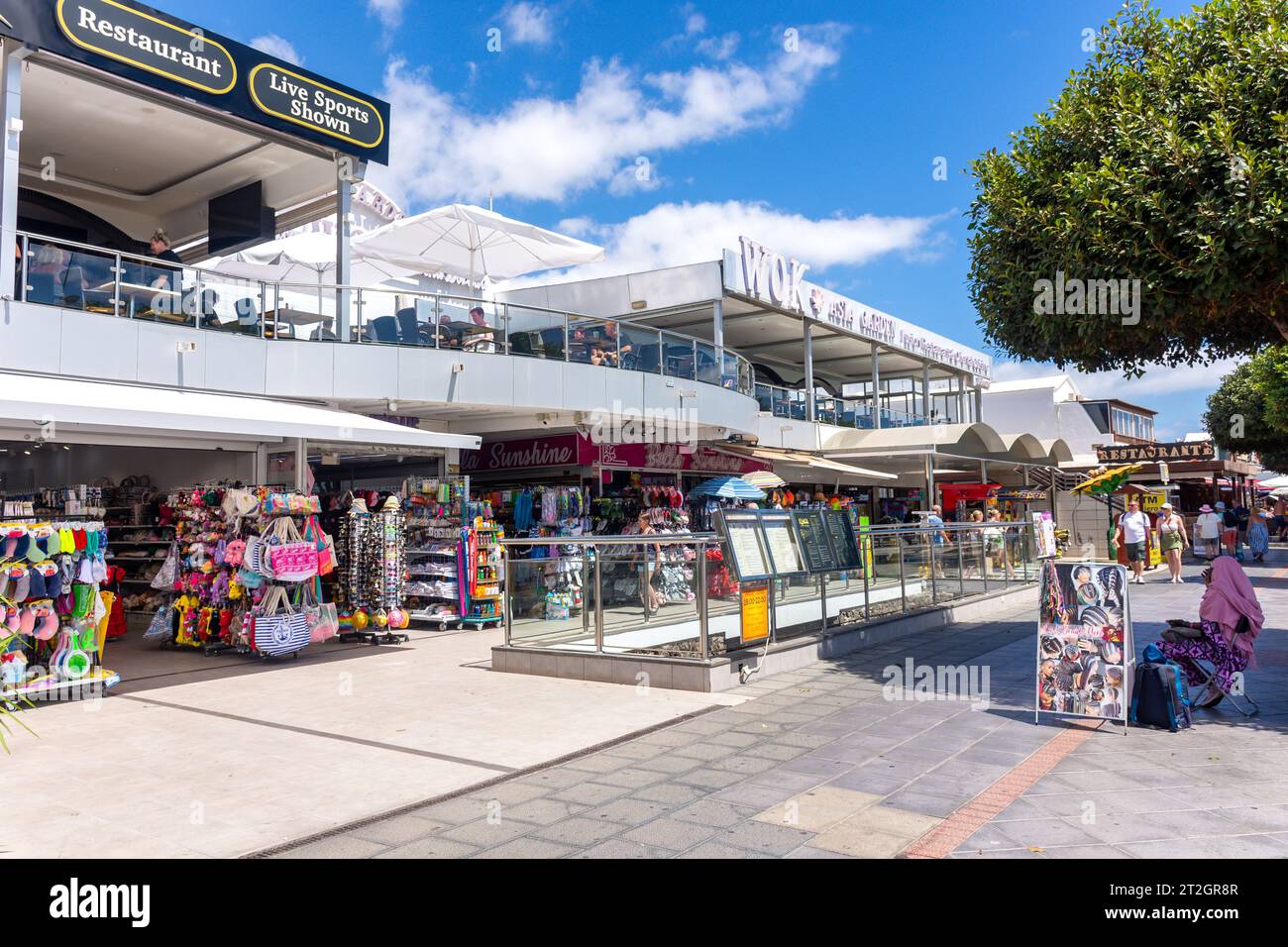 Promenade Geschäfte und Bars, Avenue de Las Playas, Puerto del Carmen, Lanzarote, Kanarische Inseln, Königreich Spanien Stockfoto