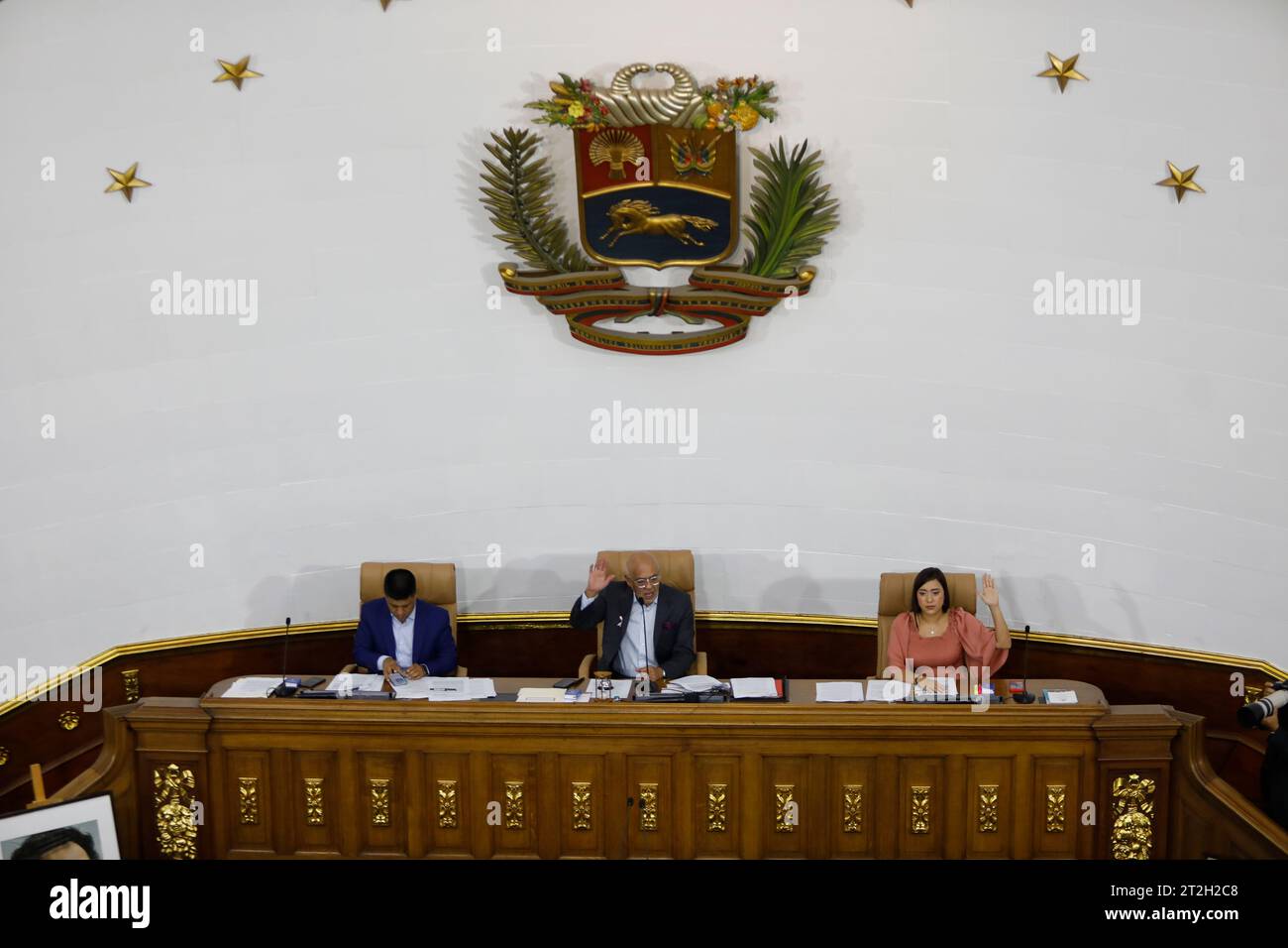 Caracas, Venezuela. Oktober 2023. Jorge Rodriguez (M), Präsident des venezolanischen Parlaments, leitet eine Sitzung in der Nationalversammlung. Hinweis: Pedro Rances Mattey/dpa/Alamy Live News Stockfoto