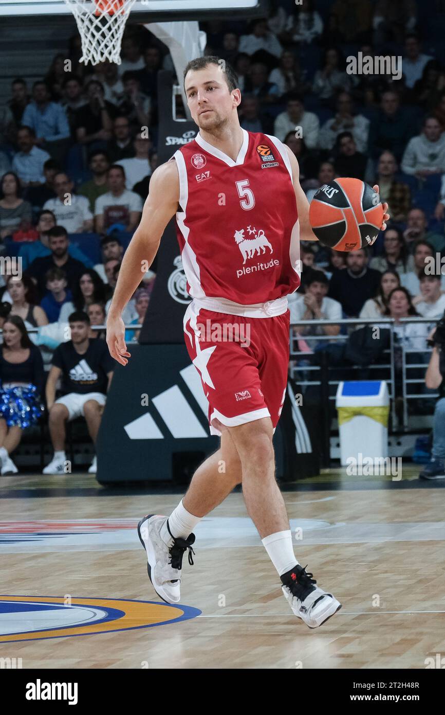 Kevin Pangos von der EA7 Emporio Armani Milan reagiert beim Turkish Airlines EuroLeague Spiel zwischen Real Madrid und EA7 Emporio Armani Milan bei WiZi Stockfoto