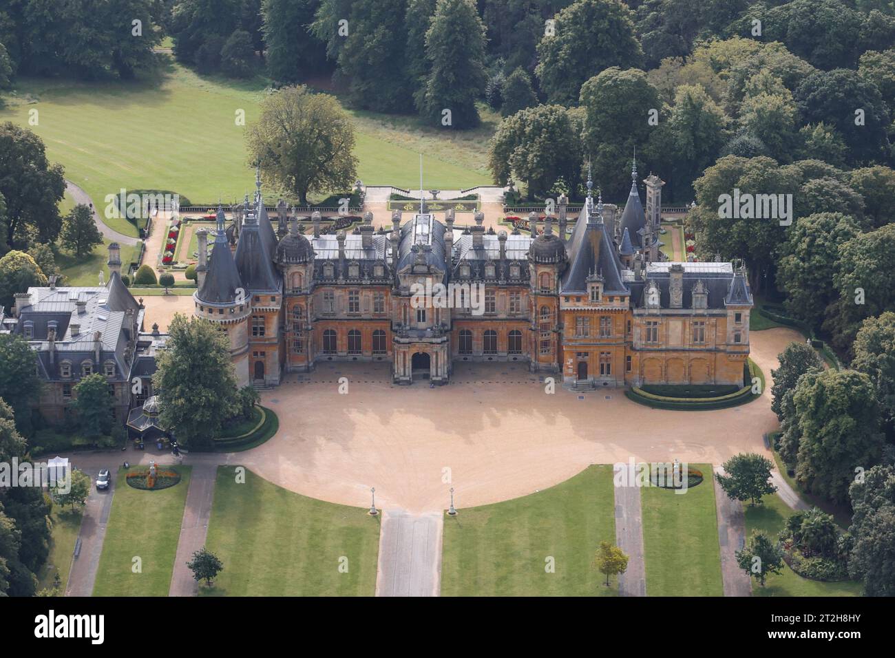 Das Waddesdon Manor, ein prächtiges französisches Renaissance-Schloss im Herzen der Landschaft von Buckinghamshire, rühmt sich einer opulenten Geschichte Stockfoto
