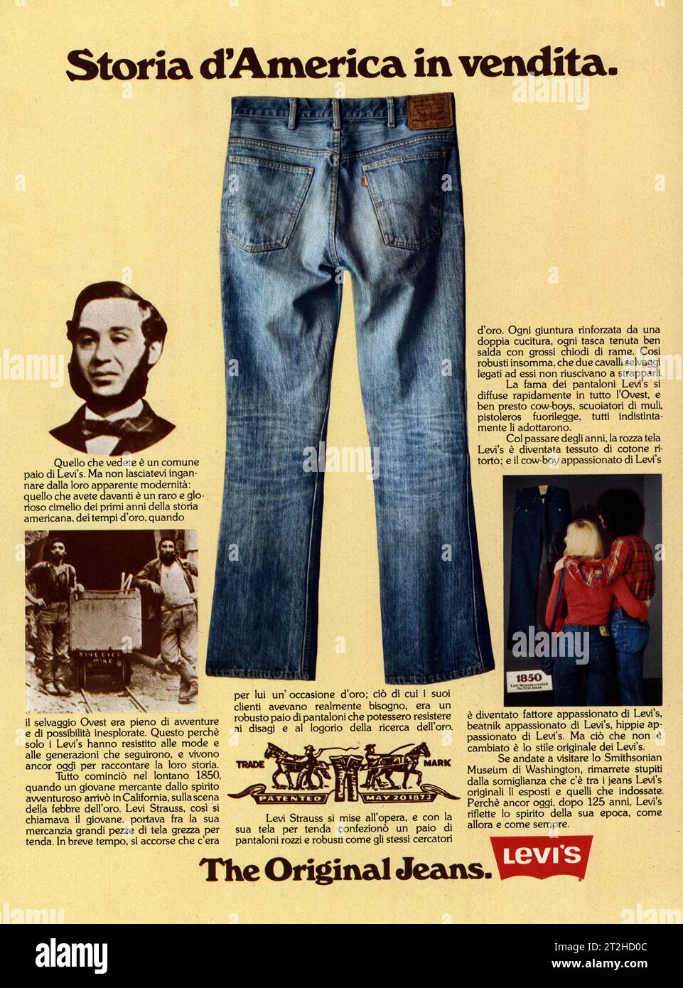 1975 , ITALIEN : die Seite der Werbung veröffentlicht in der Zeitschrift zum 125. Jahrestag der gefeierten Mode LEVI's JEANS Denim Pants . Gegründet von LEVI STRAUSS ( Löb Strauß , 1829–1902 ), Geschäftsmann von LEVI STRAUSS & Co. Unbekannter Fotograf. - PUBBLICITÀ - ANNUNCIO PUBBLICITARIO - ANNI SETTANTA - 70ER JAHRE - '70 - MODA CASUAL - UNISEX - DESIGN - FASHION - FOTO STORICHE - PANTALONI LEVIS - LEVI - HOSEN - INDUSTRIA - INDUSTRIALE - INDUSTRIE - INDUSTRIE - IMPRENDITORE ABBIGLIAMENTO - MODE --- ARCHIVIO GBB Stockfoto