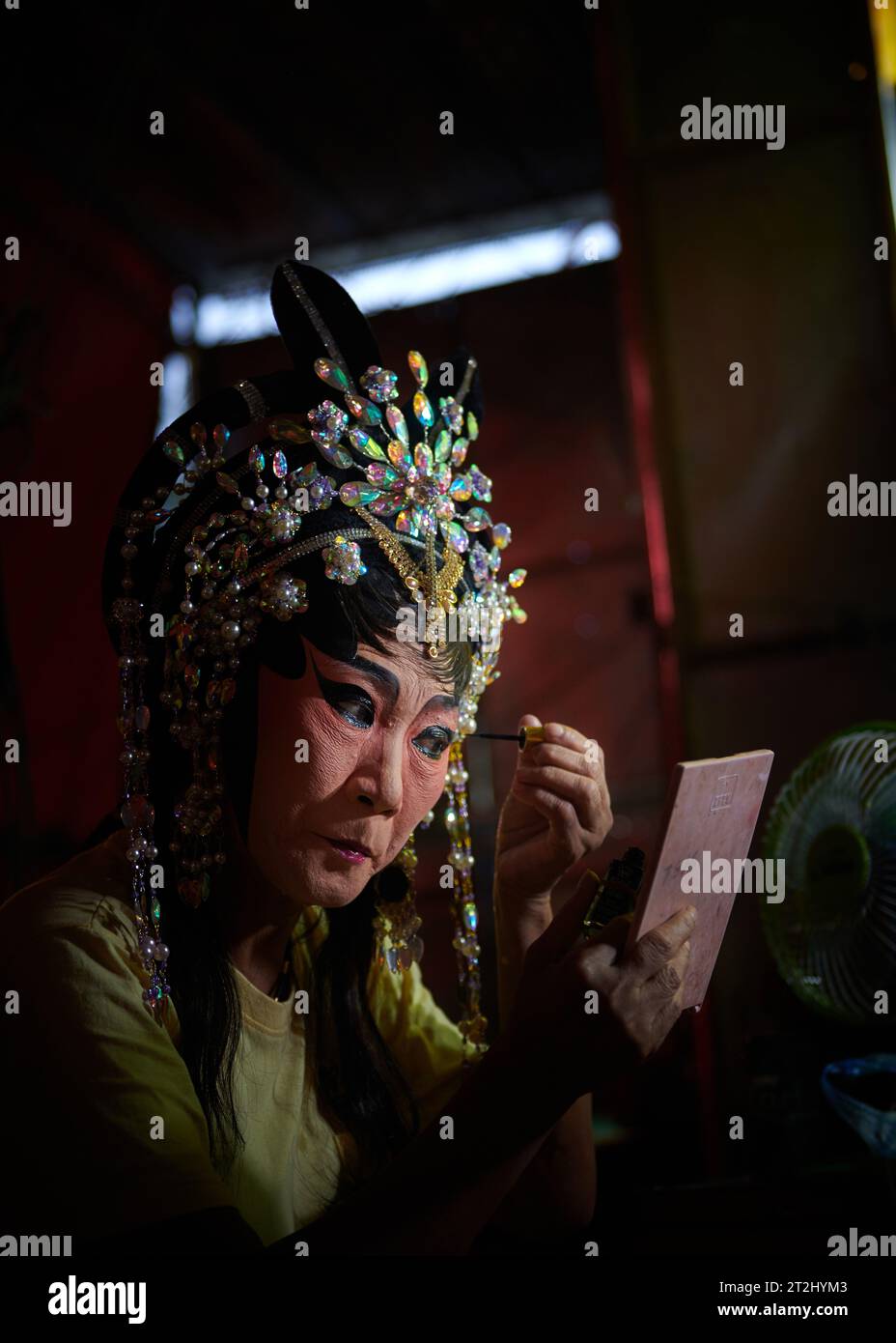 Porträt der chinesischen Oper-Darsteller Vorbereitung make-up Stockfoto