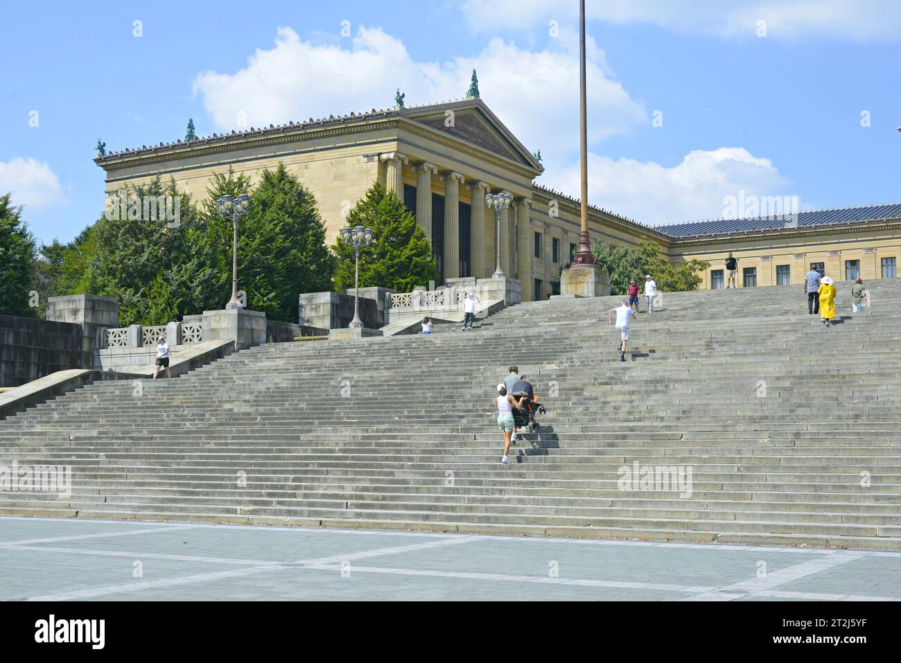 Das Philadelphia Museum of Art mit den berühmten „Rocky Steps“, Fairmount Park, Philadelphia, Pennsylvania, USA Stockfoto