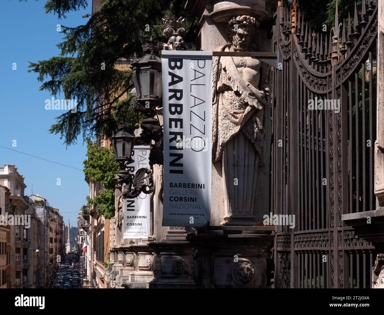 ROM, ITALIEN - 07. SEPTEMBER 2023: Banner-Schild vor dem Barberini-Palast (Palazzo Barberini), auf dem sich die Häuser der Galleria Nazionale d'Arte Anti befinden Stockfoto