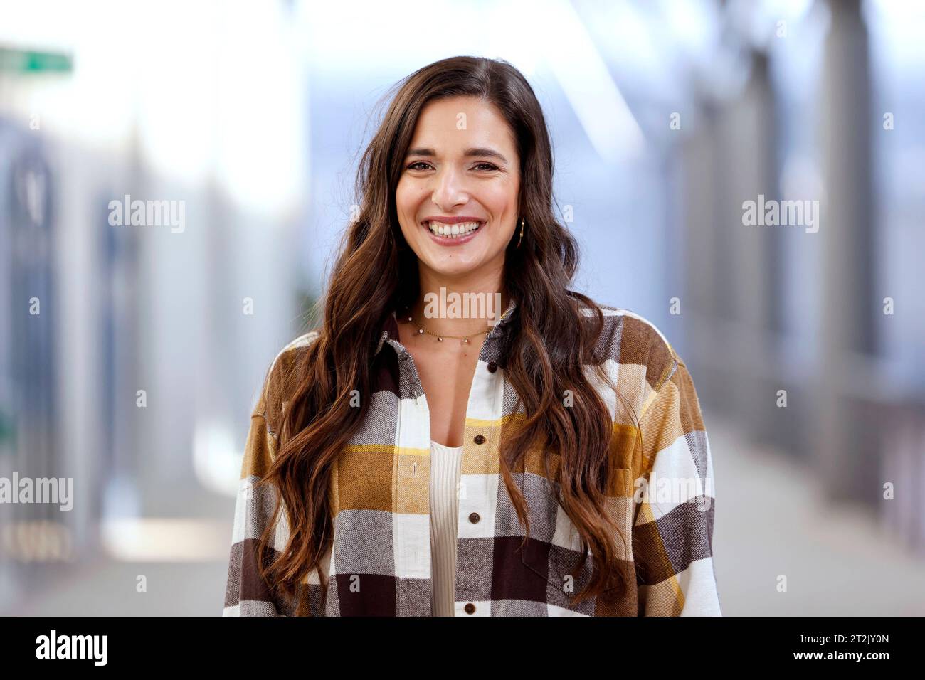 Food-Bloggerin Sally Özcan bei einem Set-Termin zur RTL-Serie alles zählte AWZ in den MMC-Studios in Ossendorf. Köln, 17.10.2023 NRW Deutschland *** Food Bloggerin Sally Özcan bei einem festen Termin für die RTL-Serie alles war gezählt AWZ in den MMC Studios in Ossendorf Köln, 17 10 2023 NRW Deutschland Copyright: XChristophxHardtx Credit: Imago/Alamy Live News Stockfoto