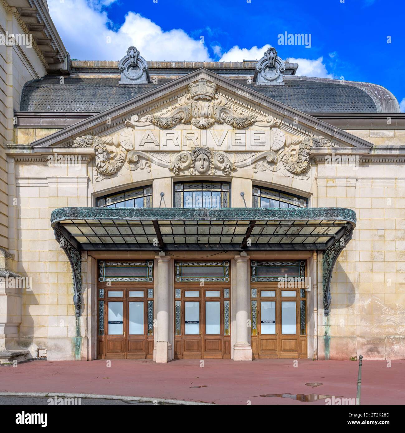 Bahnhof Limoges Bénédictins auf der Strecke zwischen Orléans und Montauban. Der Architekt Roger Gonthier vermischt Jugendstil, Art Deco und Neoklassizismus. Stockfoto