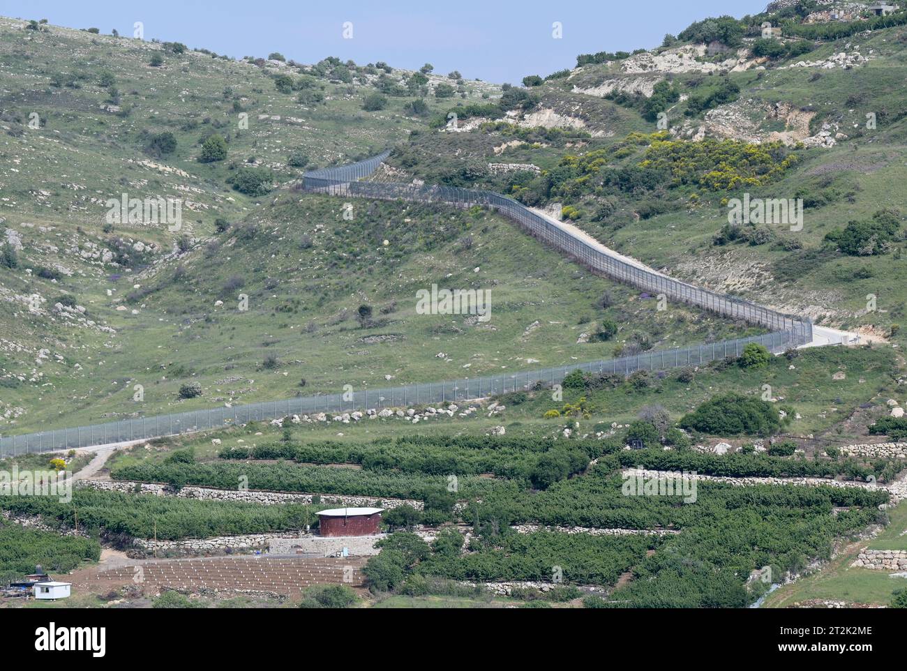 ISRAEL, Bauernhof am Grenzzaun zum Libanon / ISRAEL, Bauernhof am Sperrzaun zum Libanon Stockfoto