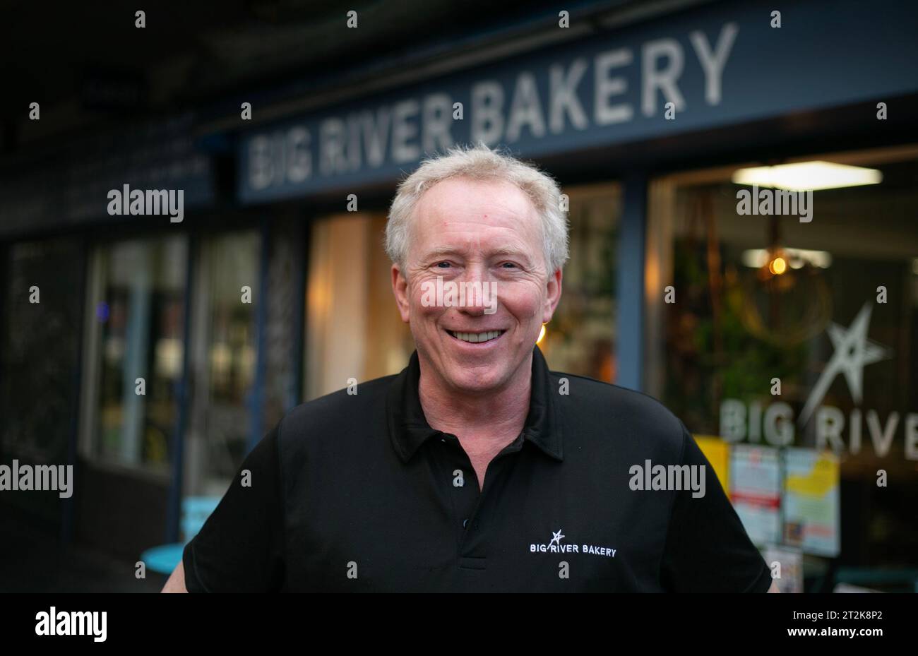 Andy Haddon in der Big River Bäckerei in Newcastle, gegründet von Andy Haddon. Eine kleine Bäckerei, die die lokale Gemeinde bedient und auch Mitarbeiter betreibt Stockfoto
