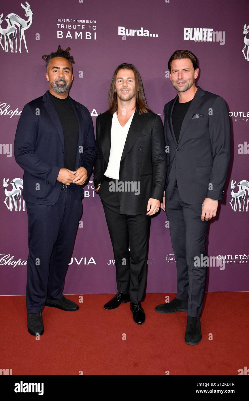 Patrick Owomoyela, Riccardo Basile und Roman Weidenfeller zum Tribut to Bambi 2023 im JW Marriott Hotel. Berlin, 19.10.2023 *** Patrick Owomoyela, Riccardo Basile und Roman Weidenfeller beim Tribute to Bambi 2023 im JW Marriott Hotel Berlin, 19 10 2023 Foto:Xn.xKubelkax/xFuturexImagex Tribute bambi 3226 Credit: Imago/Alamy Live News Stockfoto