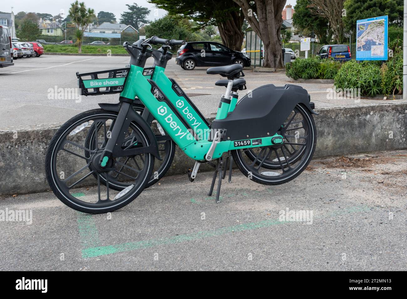 Zwei elektrische Beryl E-Bikes Stockfoto