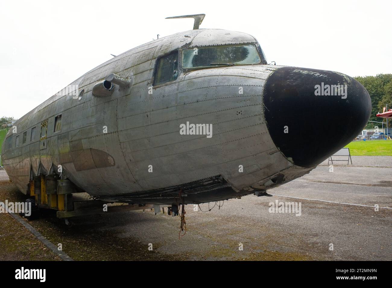 Überreste eines DC10-Flugzeugs draußen im Doncaster Aeronautical Museum Stockfoto