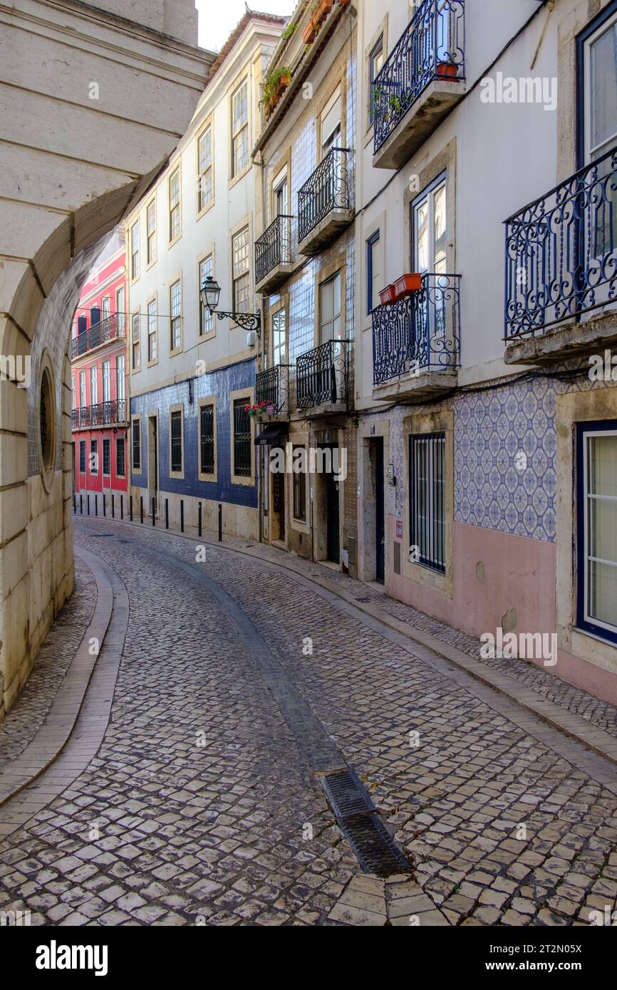 Impressionen aus den Straßen der Altstadt von Lissabon, Portugal im Oktober 2023. Stockfoto