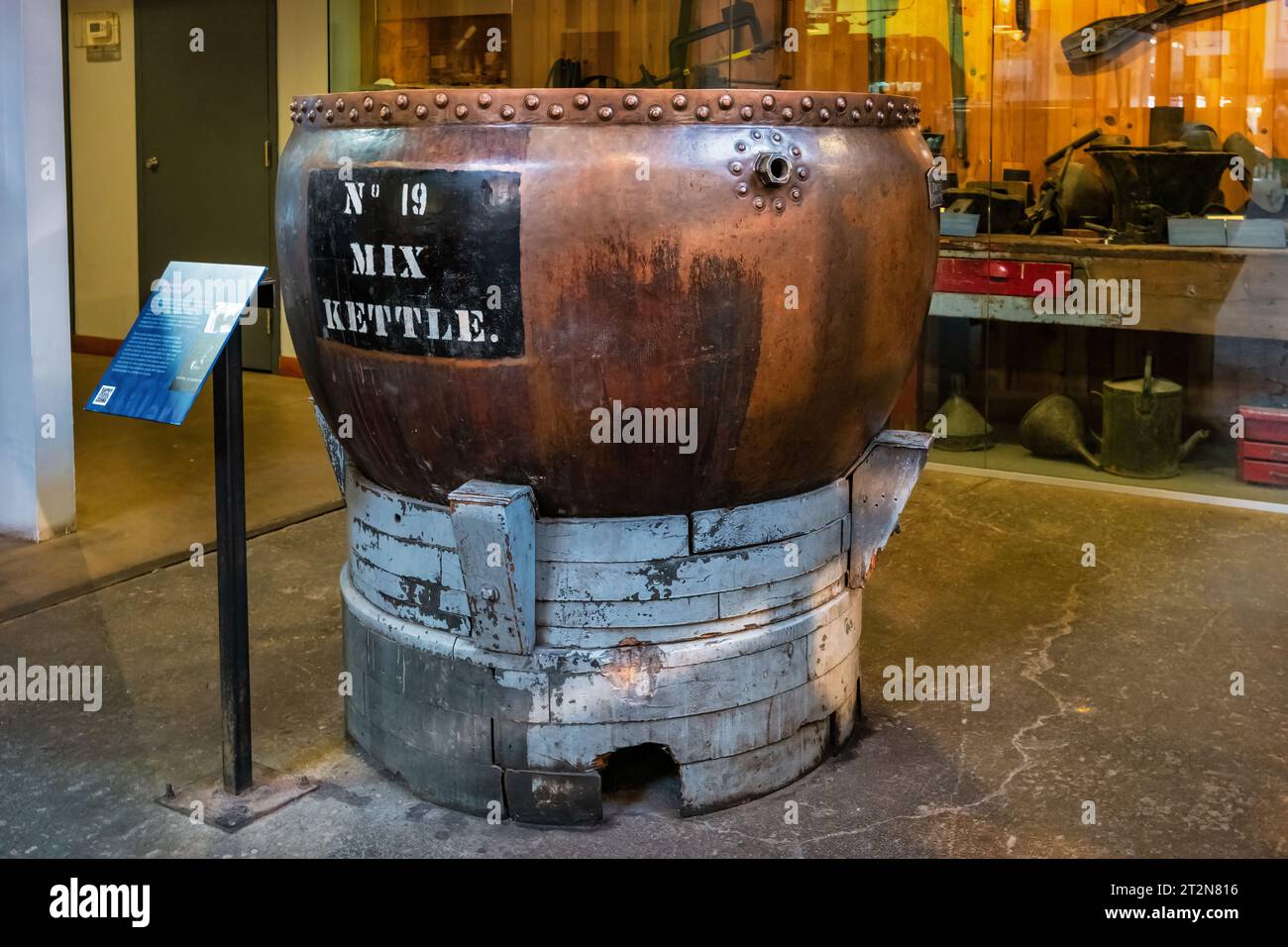 Alter Wasserkocher im Distillery District in Toronto, Ontario, Kanada. Stockfoto