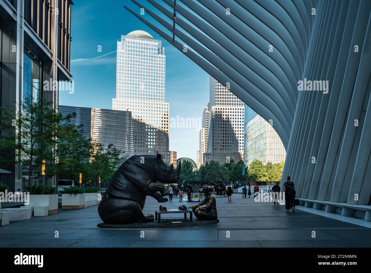 Eine der Skulpturen Eines wilden Lebens für Wildtiere von Gillie und Mark im World Trade Center in NYC, USA. Stockfoto