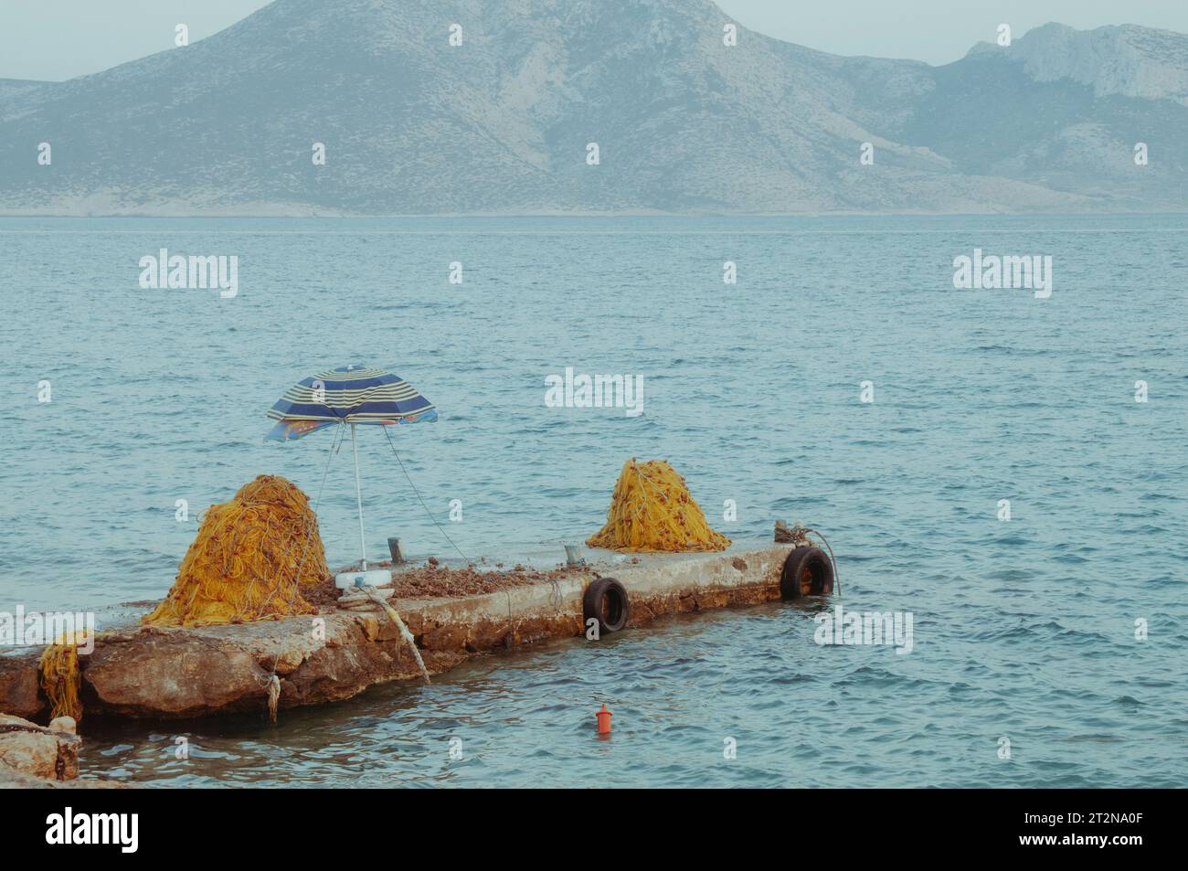 Amorgos Island, Kykladen, Griechenland. August 2008. Panorama des Meeres um die Insel Amorgos bei Sonnenuntergang Stockfoto
