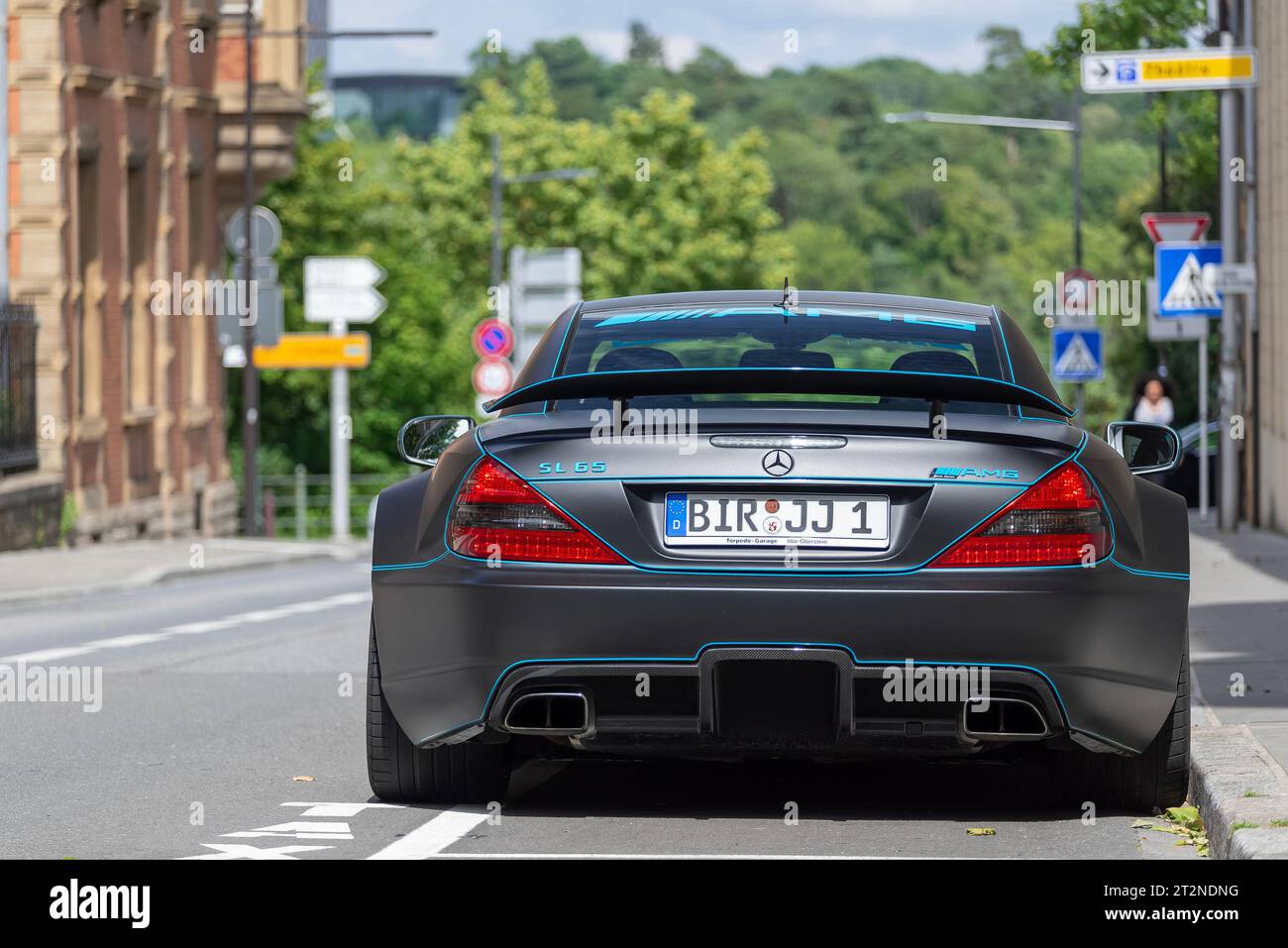 Mattschwarzer Mercedes-Benz SL65 AMG Black Series parkt auf der Straße Stockfoto