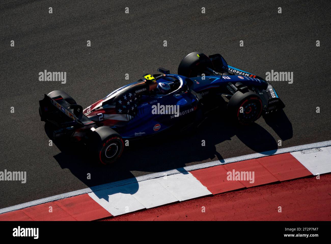 Austin, Usa. Oktober 2023. Der US-amerikanische Formel-1-Pilot Logan Sargeant von Williams Racing qualifiziert sich am Freitag, den 20. Oktober 2023, auf dem Circuit of the Americas in Austin, Texas, für den Formel-1-Grand-Prix der USA. Foto: Greg Nash/UPI Credit: UPI/Alamy Live News Stockfoto