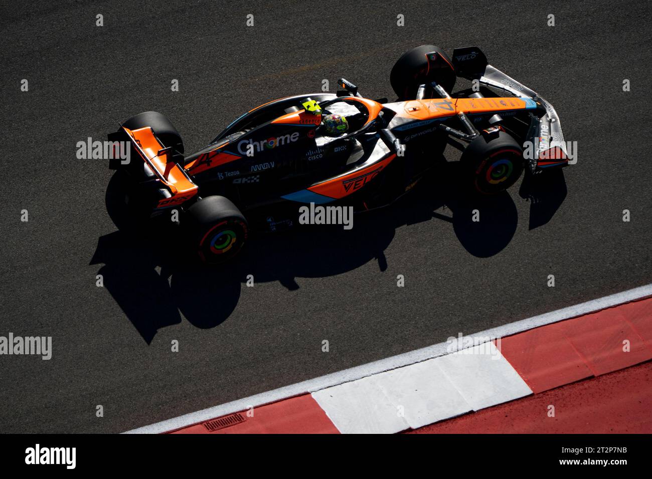 Austin, Usa. Oktober 2023. Der britische Formel-1-Pilot Lando Norris vom McLaren F1 Team qualifiziert sich am Freitag, den 20. Oktober 2023, auf dem Circuit of the Americas in Austin, Texas, für den Formel-1-Grand-Prix der USA. Foto: Greg Nash/UPI Credit: UPI/Alamy Live News Stockfoto
