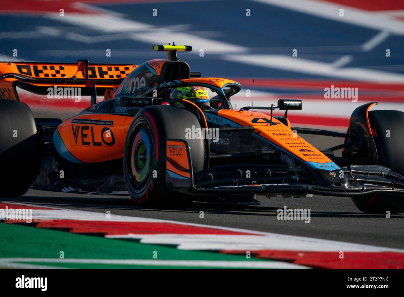 Austin, Usa. Oktober 2023. Der britische Formel-1-Pilot Lando Norris vom McLaren F1 Team qualifiziert sich am Freitag, den 20. Oktober 2023, auf dem Circuit of the Americas in Austin, Texas, für den Formel-1-Grand-Prix der USA. Foto: Greg Nash/UPI Credit: UPI/Alamy Live News Stockfoto